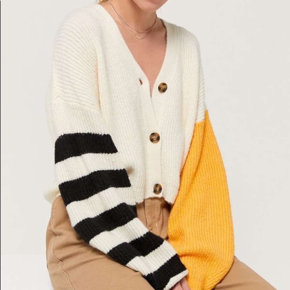 URBAN OUTFITTERS CARDIGAN / SIZE XS